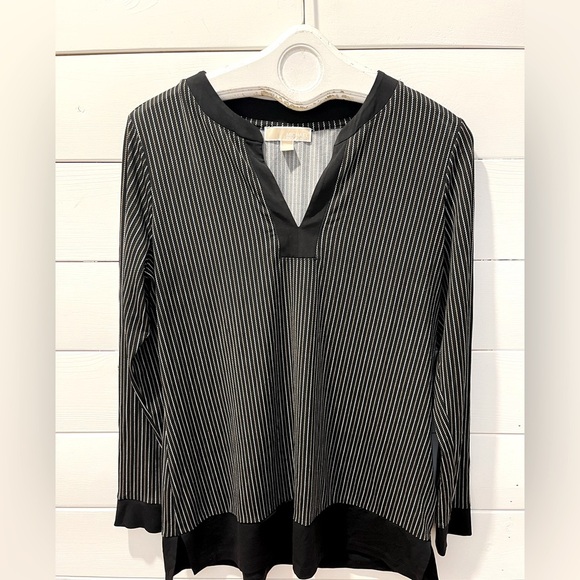🖤 Michael Kors Black Striped Top – Size L🖤 - Picture 1 of 9